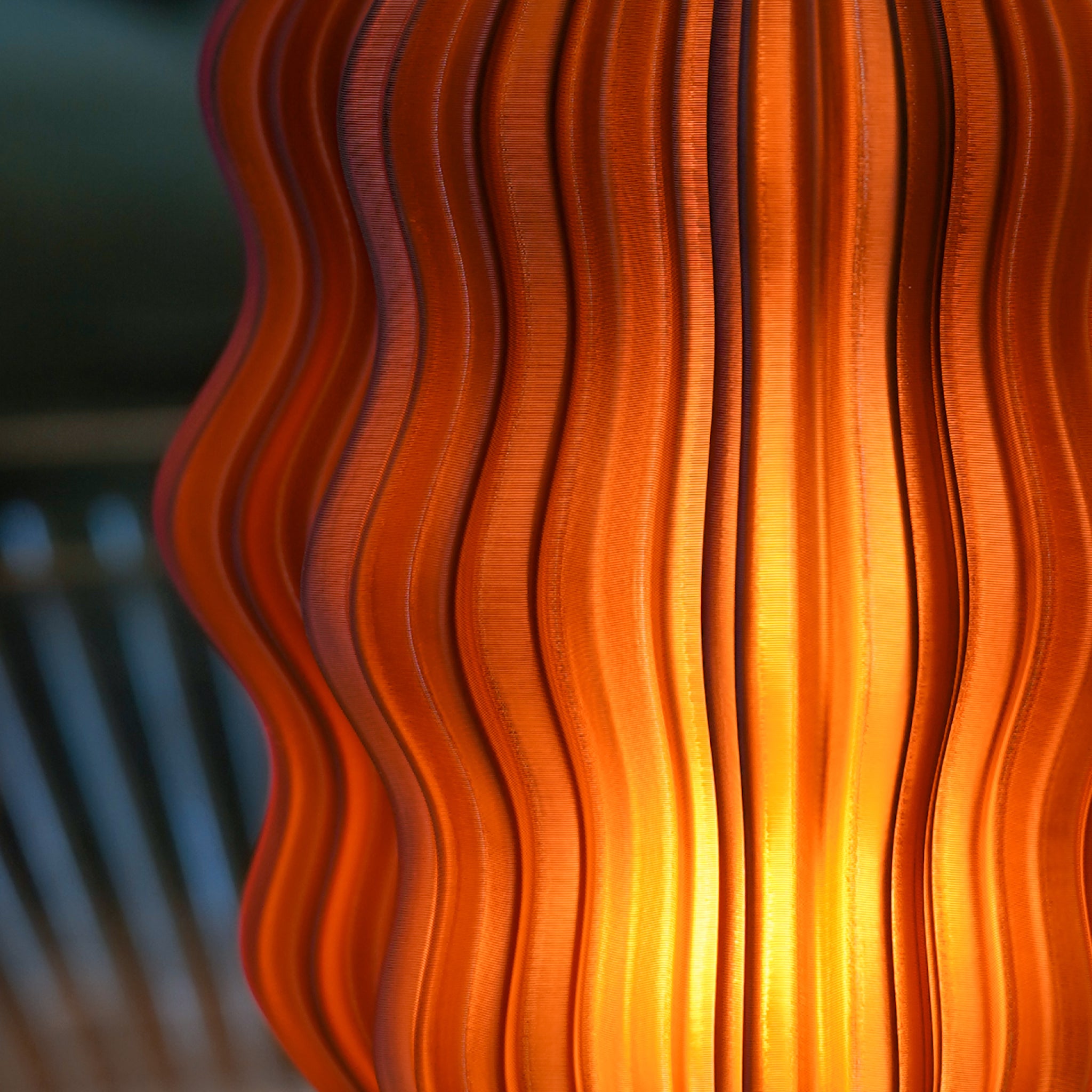 Mini Wavy Lamp in Amber closeup