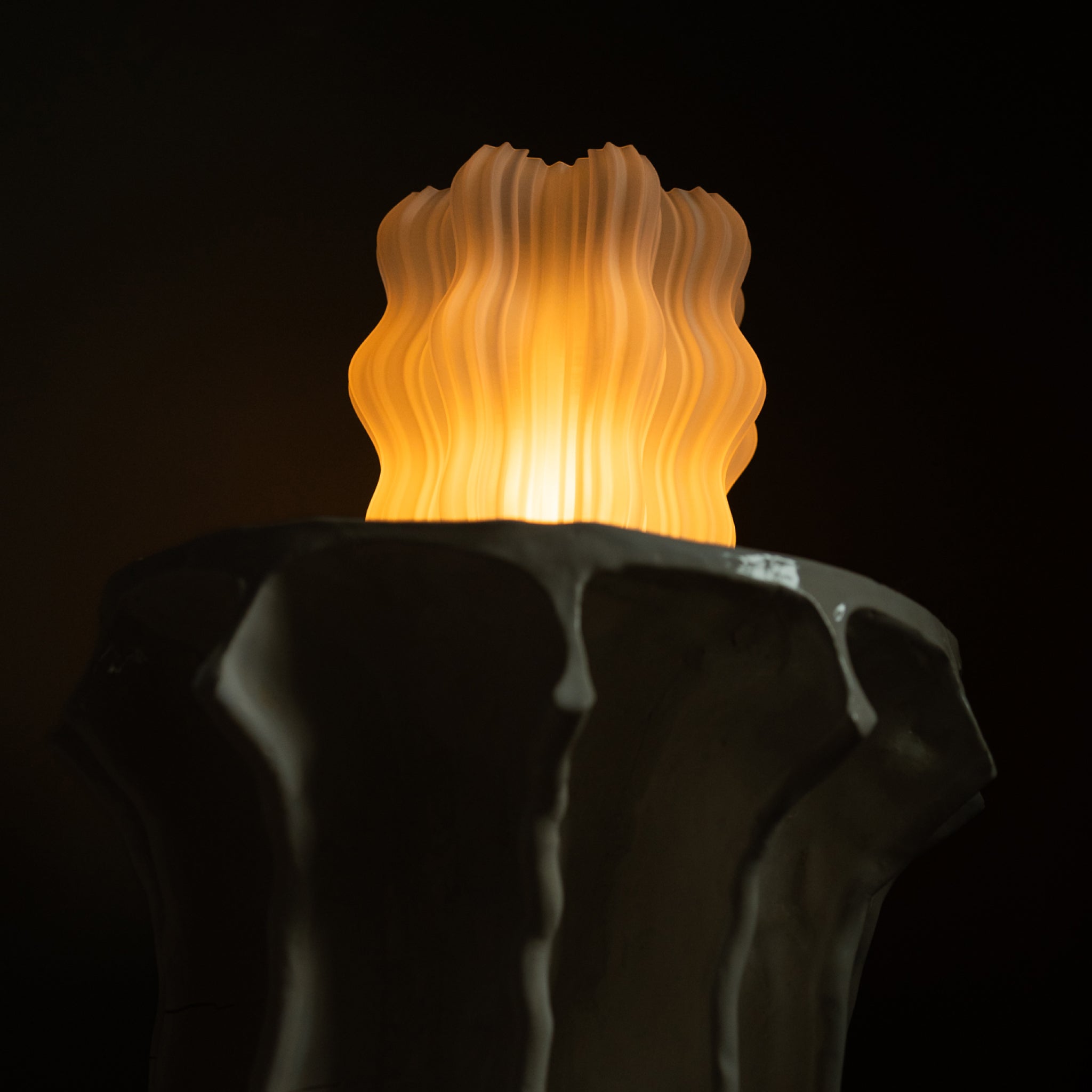 Cordless Mini Wavy Lamp on white table