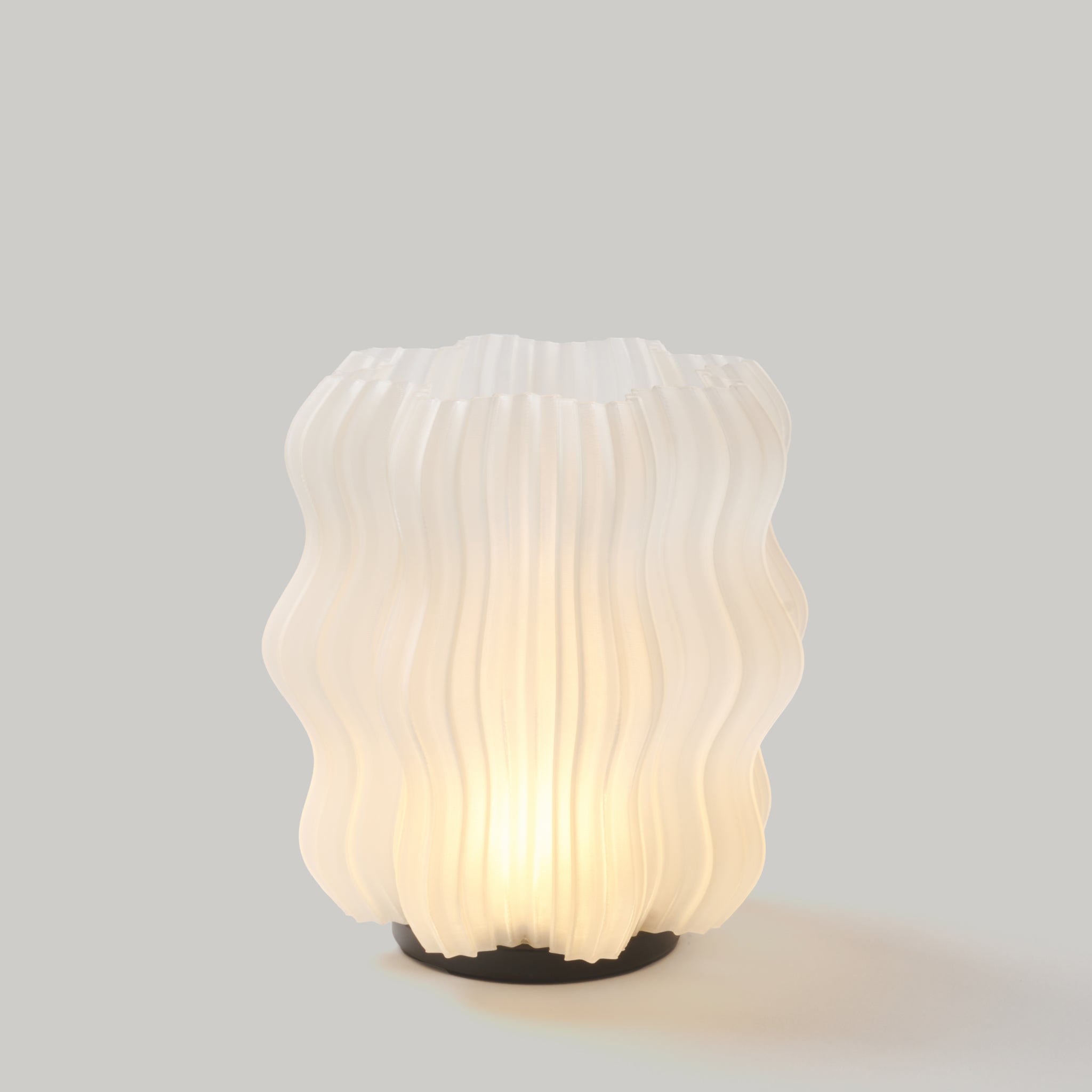 Cordless Mini Wavy Lamp in Natural on white background