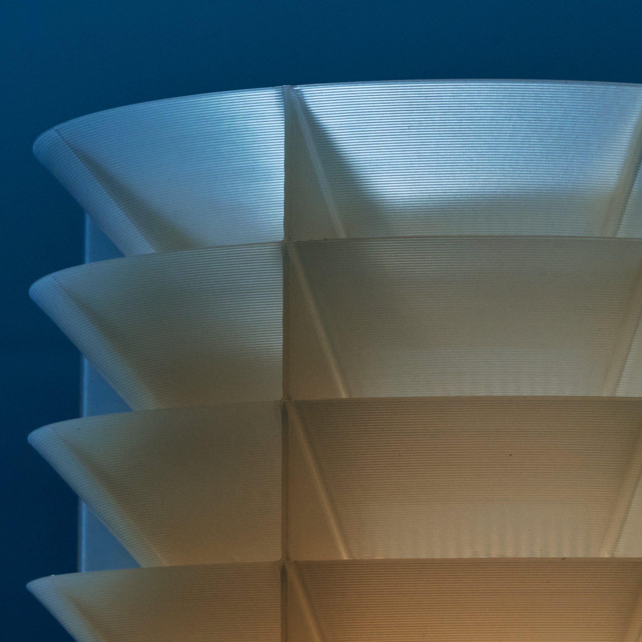 closeup of cordless orbit lamp shade