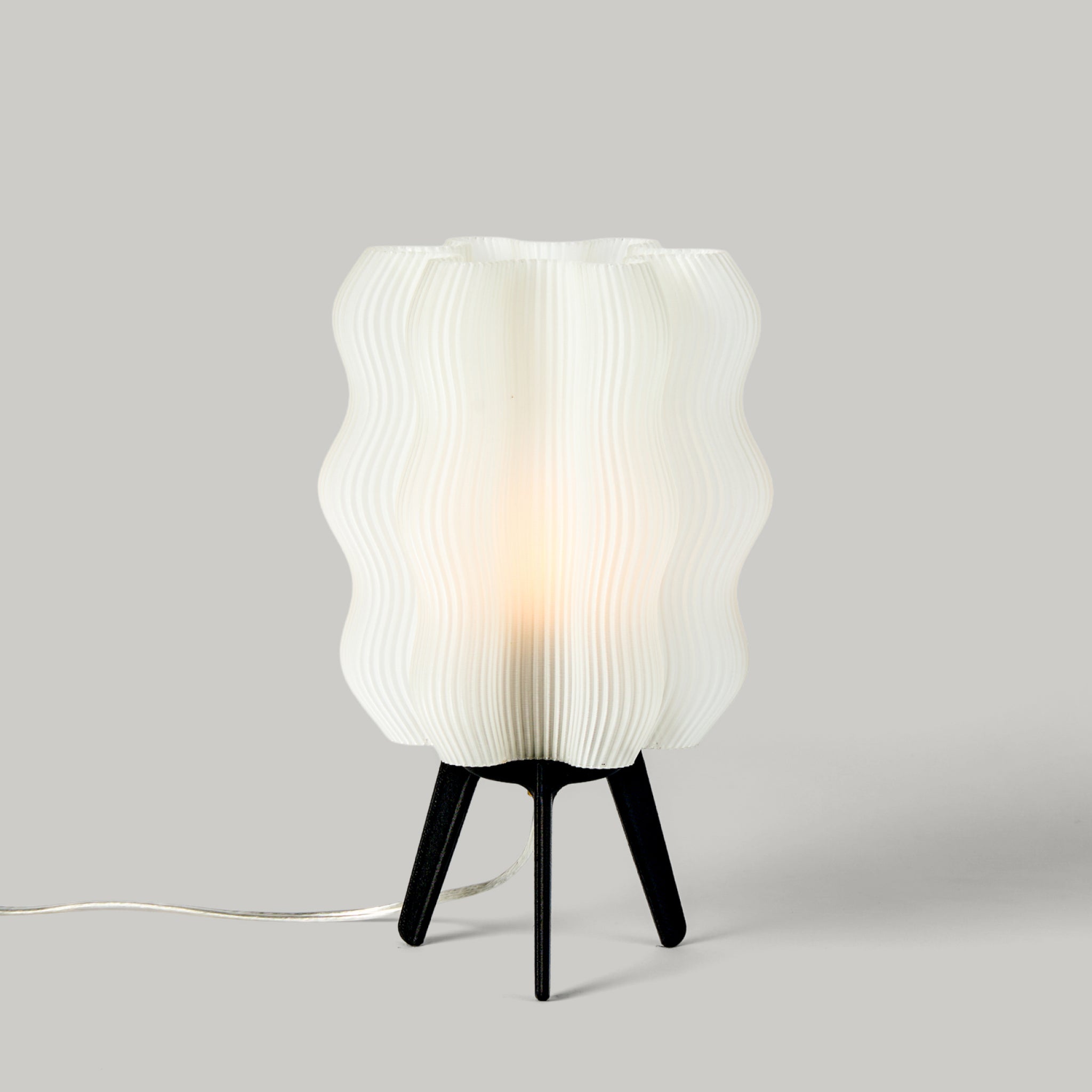 Wavy Lamp in Matte Black on white background