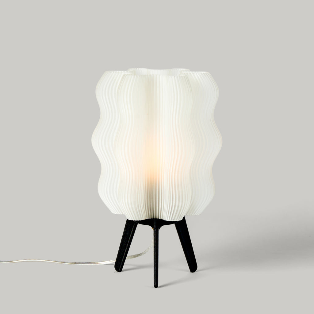 Wavy Lamp in Matte Black on white background