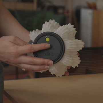 Cordless lamp unit showing brightness settings